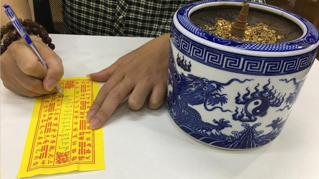 Cách bốc bát hương về nhà mới tránh mạo phạm bề trên
