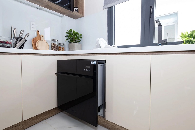 Kích thước máy rửa bát âm tủ thường tương thích với tủ bếp