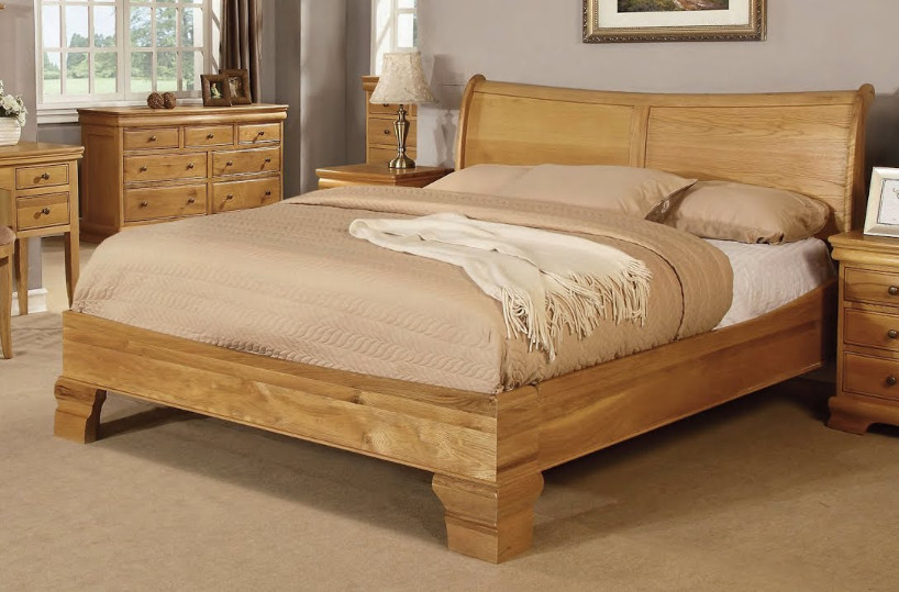 Giường ngủ làm từ gỗ Sồi Nga