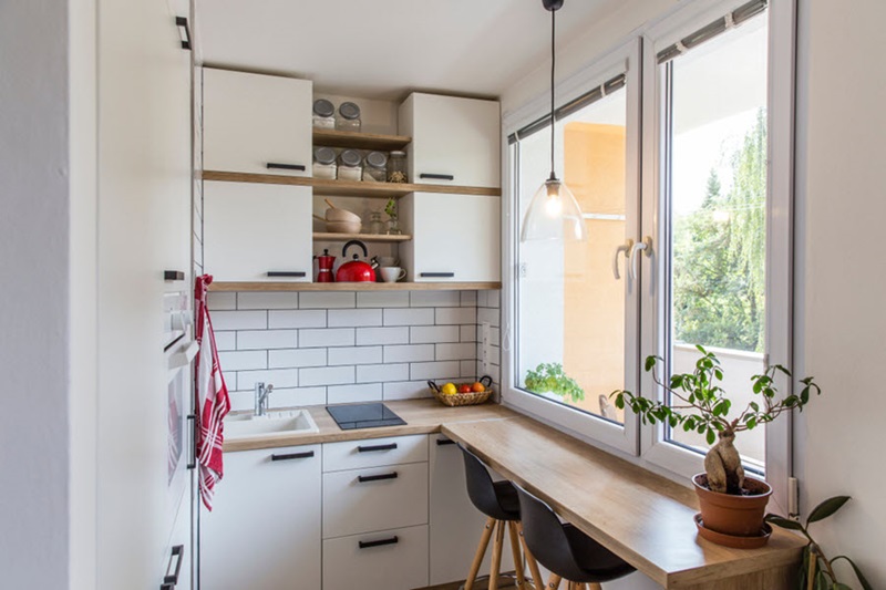 Nhà bếp có không gian nhỏ hẹp nên được thiết kế đơn giản