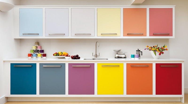 Chiếc tủ bếp đa sắc màu nhưng vẫn tuân theo quy luật tạo ấn tượng sâu sắc