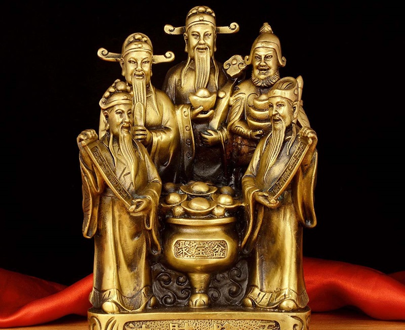 Vật phẩm phong thủy trên bàn làm việc tượng Ngũ Phúc Thần Tài