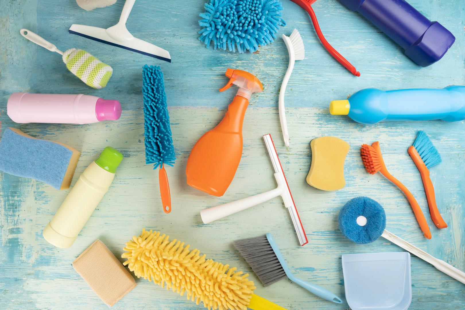 Dụng cụ cần chuẩn bị để vệ sinh bồn cầu thông minh
