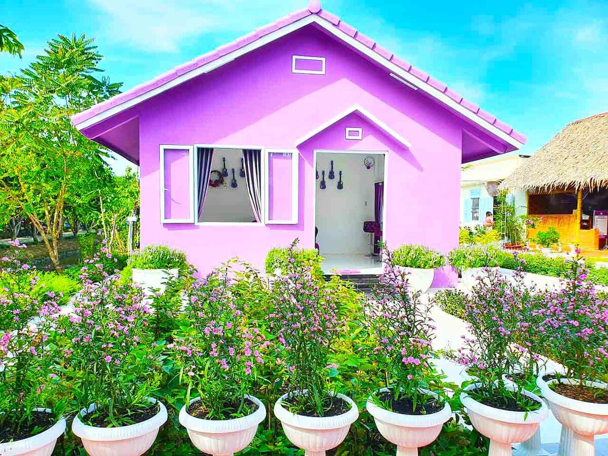 Sơn ngoại thất màu tím 